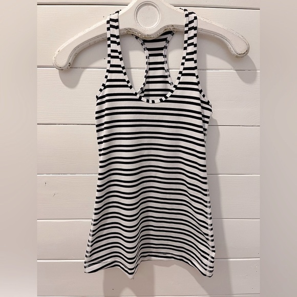 🤍LULULEMON Black & White Striped Racerback Tank – Estimated Size 4 - Picture 1 of 8